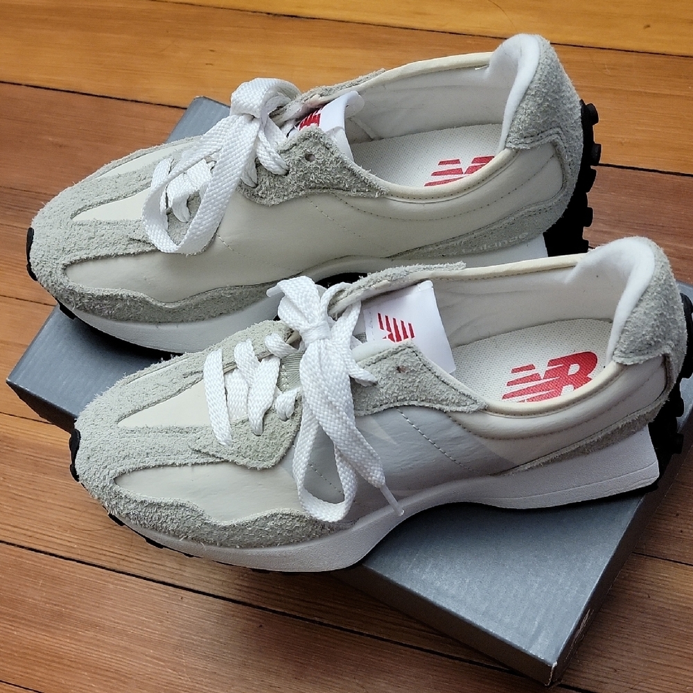 New Balance Women's White and light Green Sneakers W Sz9
